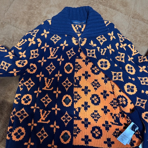 Louis Vuitton Cardigan - Picture 1 of 4